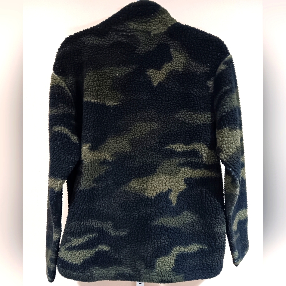 PINK Victoria's Secret Women's  (Size SP) Camouflage Green Print Zip Pullover - Picture 2 of 9
